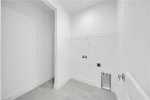 2208 NE 9th Ave, Cape Coral, FL 33909 - Photo 11