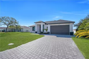 2208 NE 9th Ave, Cape Coral, FL 33909 - Photo 7