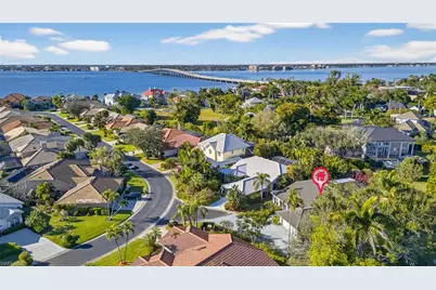 12756 Yacht Club Cir, Fort Myers, FL 33919 - Photo 41