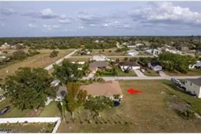 2620 NE 21st Ct, Cape Coral, FL 33909 - Photo 7