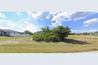 200 SW 26th Pl, Cape Coral, FL 33991 - Photo 3