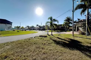 4808 SW 22nd Pl, Cape Coral, FL 33914 - Photo 5