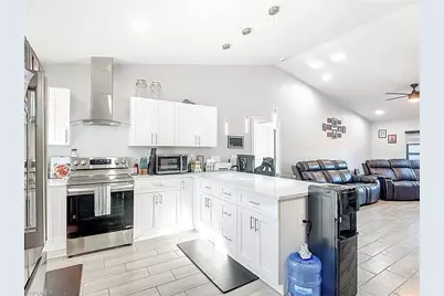 3045 E Briarwood Cir, Labelle, FL 33935 - Photo 9