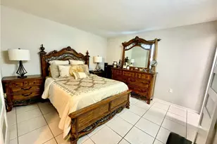 1104 SE 8th St, Cape Coral, FL 33990 - Photo 9