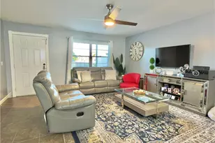 1104 SE 8th St, Cape Coral, FL 33990 - Photo 3