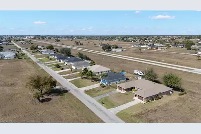 2221 NE 15th Ln, Cape Coral, FL 33909 - Photo 27