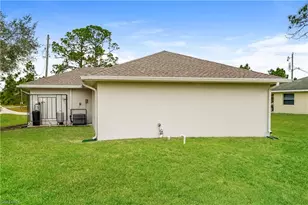 427 Vanetta Dr, Lehigh Acres, FL 33972 - Photo 3