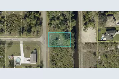 527 Hawthorne Ave S, Lehigh Acres, FL 33974 - Photo 1