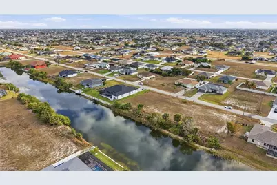 932 NW 9th Ave, Cape Coral, FL 33993 - Photo 13