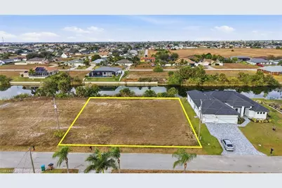 932 NW 9th Ave, Cape Coral, FL 33993 - Photo 1