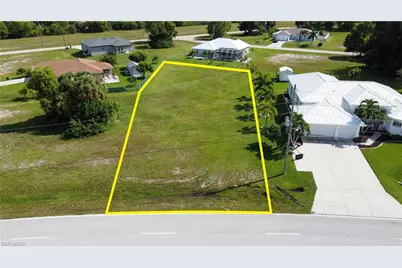 4239 E Gator Cir, Cape Coral, FL 33909 - Photo 1
