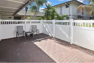 4299 Island Cir #4, Fort Myers, FL 33919 - Photo 5
