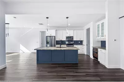 332 SW 26th St, Cape Coral, FL 33914 - Photo 9