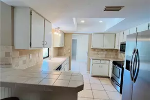 3019 SE 5th Pl, Cape Coral, FL 33904 - Photo 7