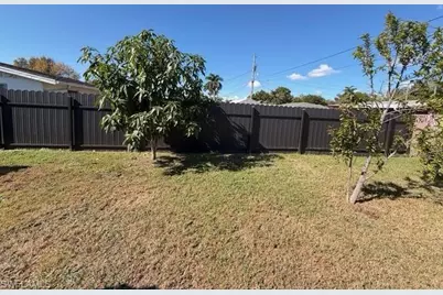 40 Victoria Dr, North Fort Myers, FL 33917 - Photo 45