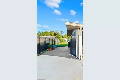 40 Victoria Dr, North Fort Myers, FL 33917 - Photo 5