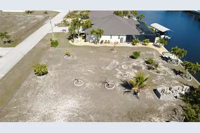 1433 NW 41st Pl, Cape Coral, FL 33993 - Photo 11