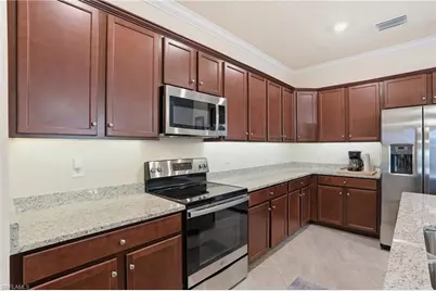 4025 E Hampton Cir, Alva, FL 33920 - Photo 9