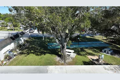 13 Hamlin Ct, Lehigh Acres, FL 33936 - Photo 25