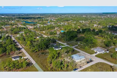 922 Sunrise Blvd, Lehigh Acres, FL 33974 - Photo 5