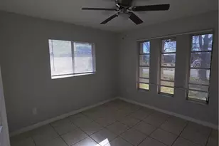 101 SE 23rd Pl, Cape Coral, FL 33990 - Photo 3