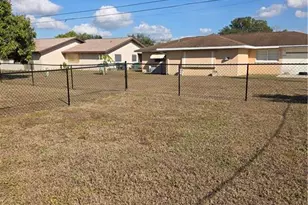 101 SE 23rd Pl, Cape Coral, FL 33990 - Photo 11