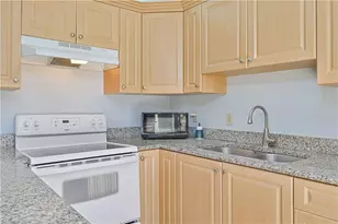 1563 Park Meadows Dr, Fort Myers, FL 33907 - Photo 9