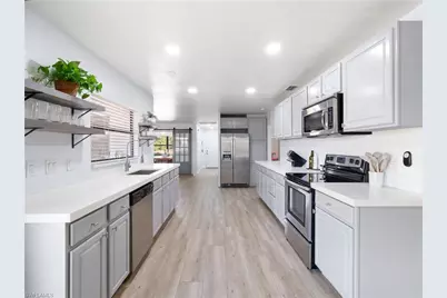 2226 SE 19th Pl, Cape Coral, FL 33990 - Photo 13