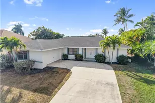 2226 SE 19th Pl, Cape Coral, FL 33990 - Photo 3