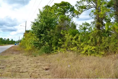 713 Colyer St E, Lehigh Acres, FL 33974 - Photo 11