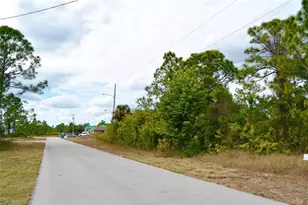 713 Colyer St E, Lehigh Acres, FL 33974 - Photo 3