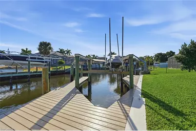 5267 Stratford Ct, Cape Coral, FL 33904 - Photo 43