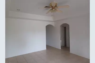 3020 SE Santa Barbara Pl, Cape Coral, FL 33904 - Photo 5