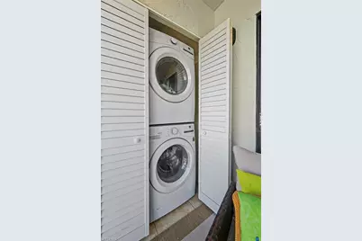 9290 Lake Park Dr #201, Fort Myers, FL 33919 - Photo 19