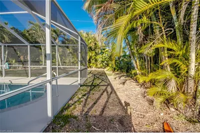110 SE 13th Pl, Cape Coral, FL 33990 - Photo 49