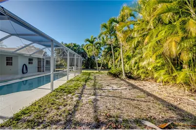 110 SE 13th Pl, Cape Coral, FL 33990 - Photo 47