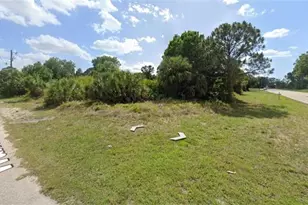 818 Sentinela Blvd, Lehigh Acres, FL 33974 - Photo 3