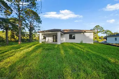 913 Cleveland Ave, Lehigh Acres, FL 33972 - Photo 21