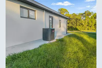 913 Cleveland Ave, Lehigh Acres, FL 33972 - Photo 23