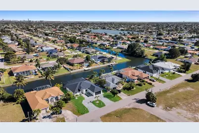 107 SE 16th Pl, Cape Coral, FL 33990 - Photo 43