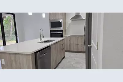 5028 W Tradewinds Cir, Labelle, FL 33935 - Photo 9