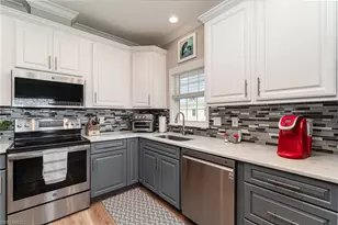 11511 Dogwood Ln, Fort Myers Beach, FL 33931 - Photo 15