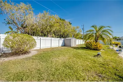 519 Trafalgar Pkwy, Cape Coral, FL 33991 - Photo 41