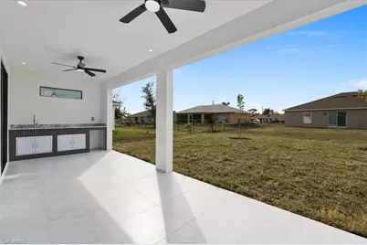 1310 NE 7th Pl, Cape Coral, FL 33909 - Photo 29