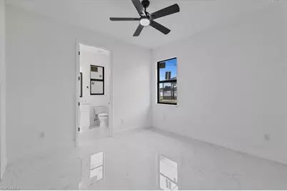 1310 NE 7th Pl, Cape Coral, FL 33909 - Photo 31