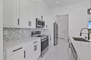 1310 NE 7th Pl, Cape Coral, FL 33909 - Photo 15