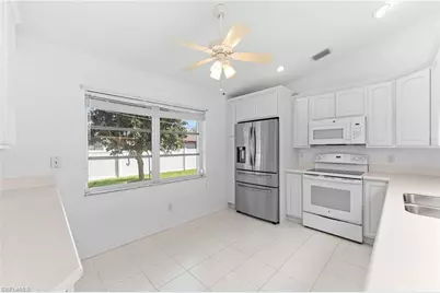 2218 SE 11th St, Cape Coral, FL 33990 - Photo 15