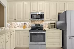 8103 Woodridge Pointe Dr, Fort Myers, FL 33912 - Photo 7