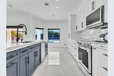 2836 NW 5th St, Cape Coral, FL 33993 - Photo 11