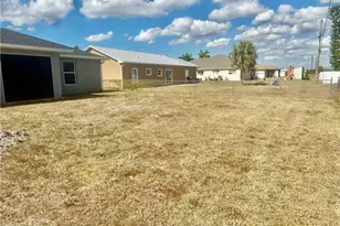 2205 NE 8th Pl, Cape Coral, FL 33909 - Photo 17